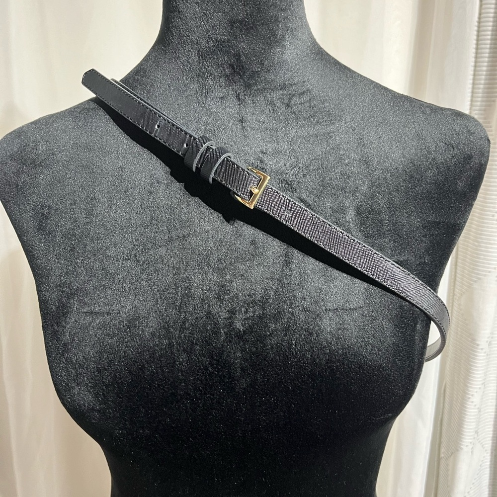 Preloved-BANANA REPUBLIC Black Belt with gold hardware.